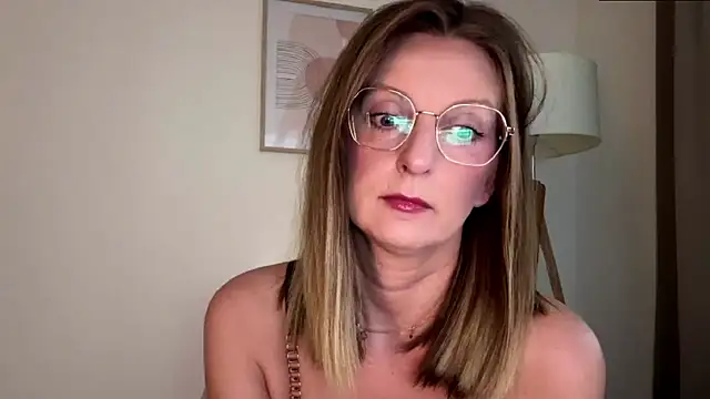 Snapshot of HornyJudith chatting on February 4, 2026, 7:03 am HornyJudith online show from February 4, 2026, 7:03 am