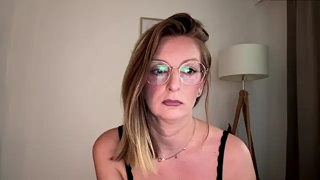 Snapshot of HornyJudith chatting on December 17, 2025, 7:13 am HornyJudith online show from December 17, 2025, 7:13 am