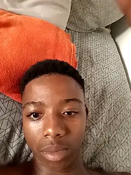 Snapshot of BLACK_BOTTOM03 chatting on November 28, 2025, 10:37 am BLACK BOTTOM03 online show from November 28, 2025, 10:37 am