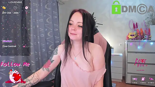 Snapshot of AnnyHoney_ chatting on December 5, 2025, 8:02 am AnnyHoney online show from December 5, 2025, 8:02 am