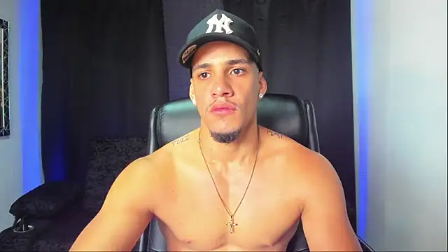 jhonnysnow17 online show from October 25, 2025, 4:07 pm