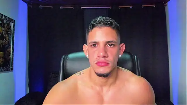 jhonnysnow17 online show from October 31, 2025, 6:26 pm