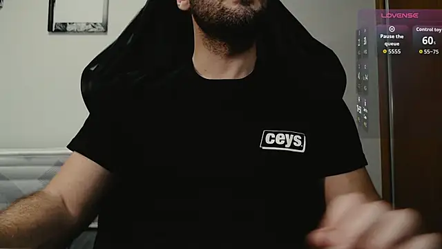 cutehairymacho online show from December 18, 2025, 2:21 pm