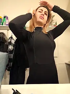 TiffanyMaze online show from March 13, 2026, 7:24 am