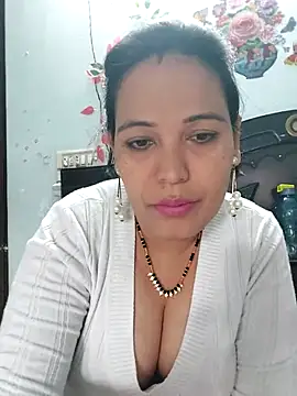 Snapshot of Poojabhabi101 chatting on December 19, 2025, 7:00 am Poojabhabi101 online show from December 19, 2025, 7:00 am