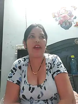 Snapshot of Poojabhabi101 chatting on March 1, 2026, 6:24 am Poojabhabi101 online show from March 1, 2026, 6:24 am