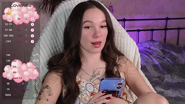 lil luna x online show from April 12, 2026, 5:16 pm