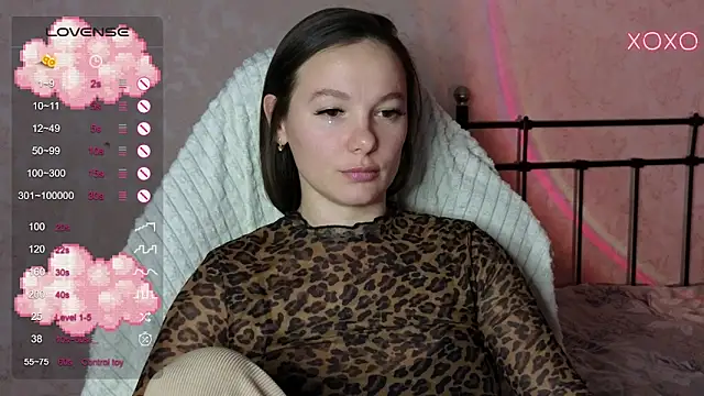 lil luna x online show from February 13, 2025, 3:56 pm