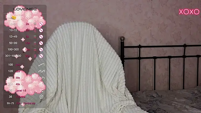 lil luna x online show from February 16, 2025, 12:54 pm