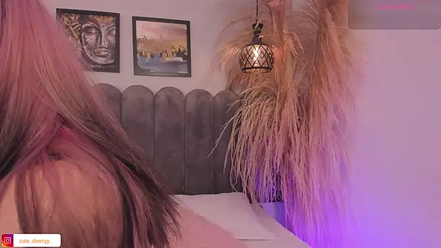 cute  cherry  online show from April 3, 2026, 7:31 pm