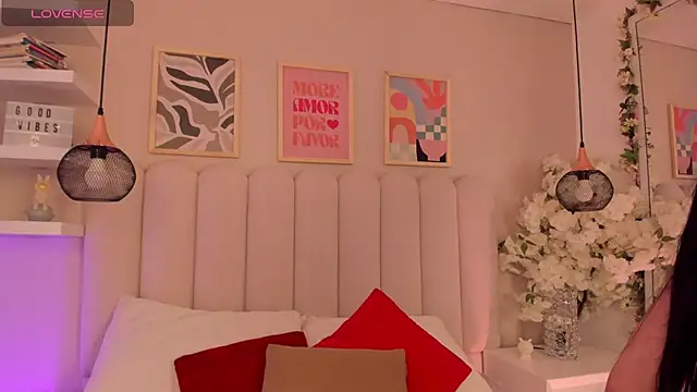 cute  cherry  online show from February 10, 2026, 8:19 pm