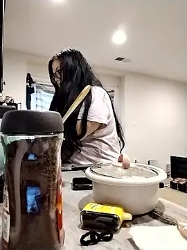 Snapshot of LiverandBrat77 chatting on October 28, 2025, 8:19 pm LiverandBrat77 online show from October 28, 2025, 8:19 pm