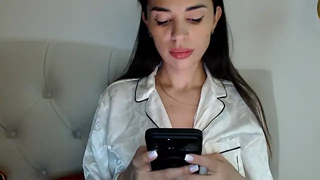 Snapshot of Mika_Gold chatting on October 20, 2025, 6:08 pm Mika Gold online show from October 20, 2025, 6:08 pm