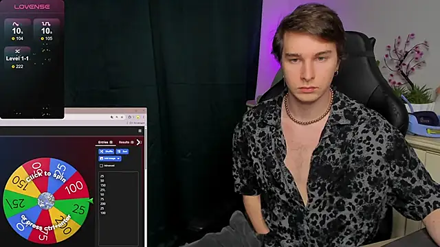 Snapshot of Vincent_Strong chatting on November 8, 2025, 8:40 am Vincent Strong online show from November 8, 2025, 8:40 am