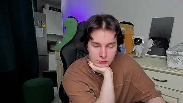 Vincent Strong online show from April 22, 2026, 9:38 am