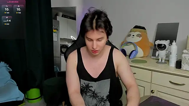 Vincent Strong online show from April 5, 2026, 2:35 pm