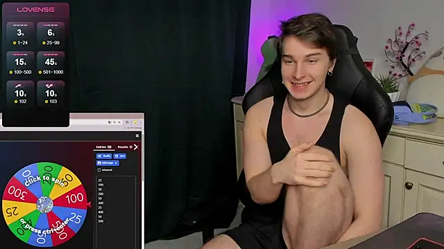 Snapshot of Vincent_Strong chatting on November 1, 2025, 9:03 am Vincent Strong online show from November 1, 2025, 9:03 am