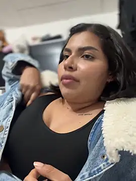 Snapshot of GigiiStone chatting on November 18, 2025, 11:26 pm GigiiStone online show from November 18, 2025, 11:26 pm