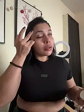 GigiiStone online show from April 21, 2026, 5:08 pm