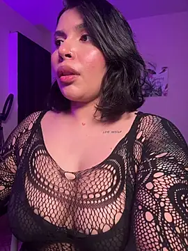 GigiiStone online show from April 7, 2026, 11:50 pm