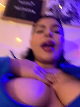 Snapshot of GigiiStone chatting on November 28, 2025, 10:32 pm GigiiStone online show from November 28, 2025, 10:32 pm