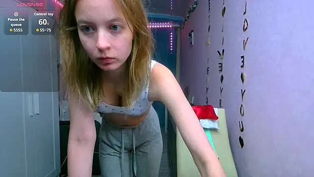 Snapshot of __Aphrodita__wow__ chatting on October 4, 2025, 1:12 pm   Aphrodita  wow   online show from October 4, 2025, 1:12 pm