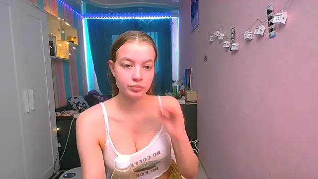Snapshot of __Aphrodita__wow__ chatting on March 22, 2025, 12:46 pm   Aphrodita  wow   online show from March 22, 2025, 12:46 pm