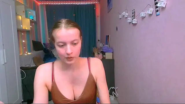 Snapshot of __Aphrodita__wow__ chatting on February 22, 2025, 12:40 pm   Aphrodita  wow   online show from February 22, 2025, 12:40 pm