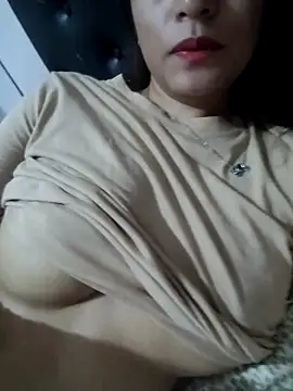 Snapshot of luz_94 chatting on May 16, 2026, 5:50 am luz 94 online show from May 16, 2026, 5:50 am