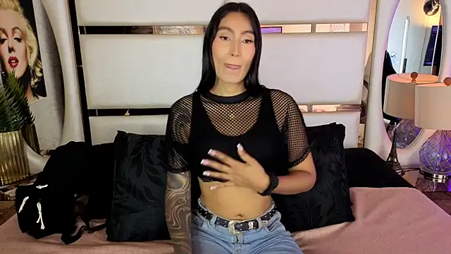 Taly Fox online show from April 5, 2026, 10:05 pm