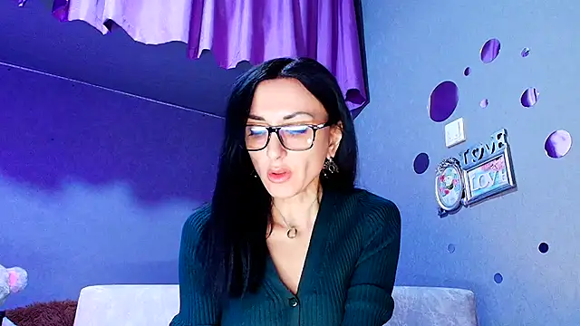 Snapshot of Siaconna chatting on February 4, 2026, 7:47 am Siaconna online show from February 4, 2026, 7:47 am