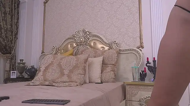 DianaPhoenix online show from November 18, 2025, 1:03 pm