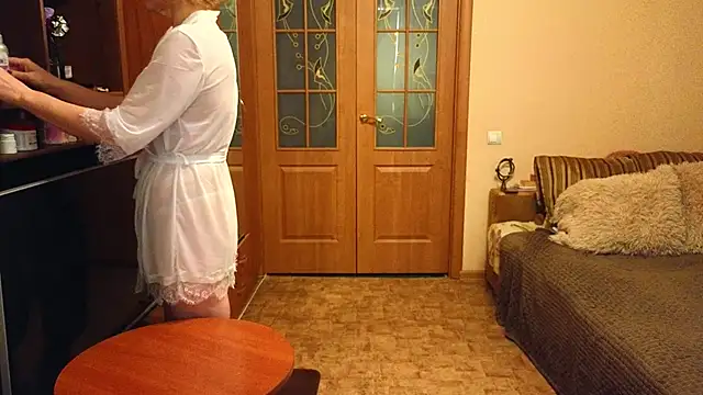 YourQueenX online show from March 23, 2026, 5:18 am