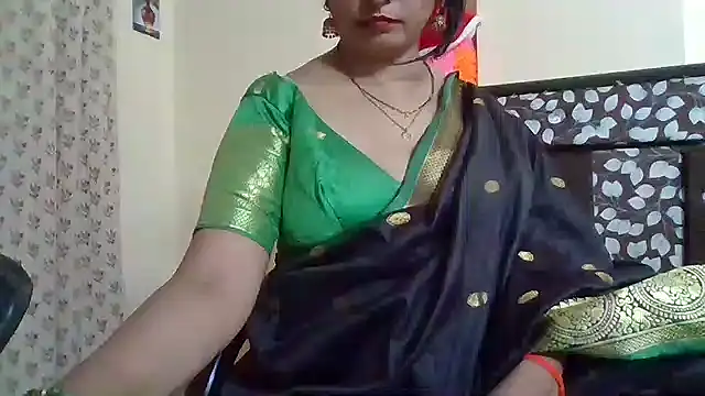 Snapshot of NautyBabe chatting on October 5, 2025, 8:10 pm NautyBabe online show from October 5, 2025, 8:10 pm