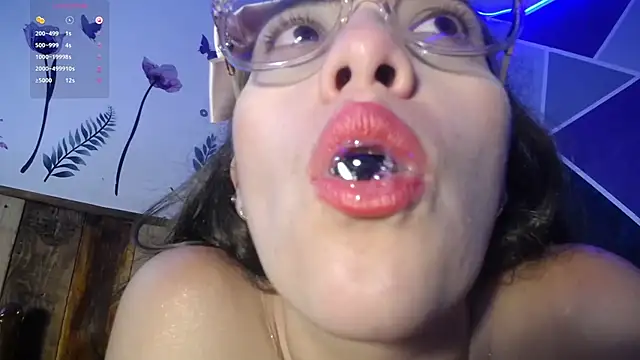 Snapshot of DaMikaela_ chatting on November 29, 2025, 7:14 pm DaMikaela online show from November 29, 2025, 7:14 pm