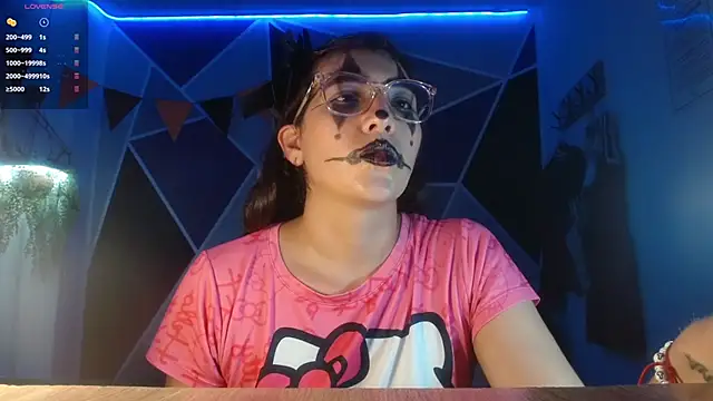 Snapshot of DaMikaela_ chatting on October 29, 2025, 7:13 pm DaMikaela online show from October 29, 2025, 7:13 pm