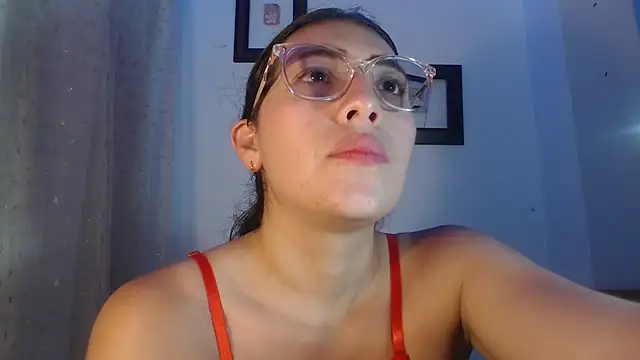 Snapshot of DaMikaela_ chatting on March 1, 2025, 7:04 pm DaMikaela online show from March 1, 2025, 7:04 pm