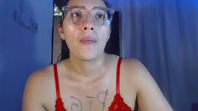 Snapshot of DaMikaela_ chatting on March 2, 2025, 5:41 pm DaMikaela online show from March 2, 2025, 5:41 pm