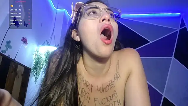 Snapshot of DaMikaela_ chatting on November 28, 2025, 7:14 pm DaMikaela online show from November 28, 2025, 7:14 pm