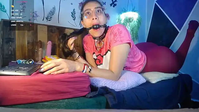 Snapshot of DaMikaela_ chatting on November 9, 2025, 1:59 pm DaMikaela online show from November 9, 2025, 1:59 pm