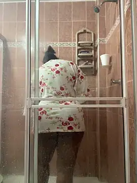 LiraRusso online show from March 12, 2026, 2:54 pm