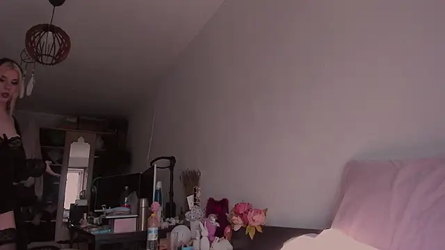  eva  pleasure  online show from March 25, 2026, 6:46 am