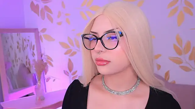 Snapshot of Misselektra__ chatting on November 25, 2025, 4:57 am Misselektra online show from November 25, 2025, 4:57 am