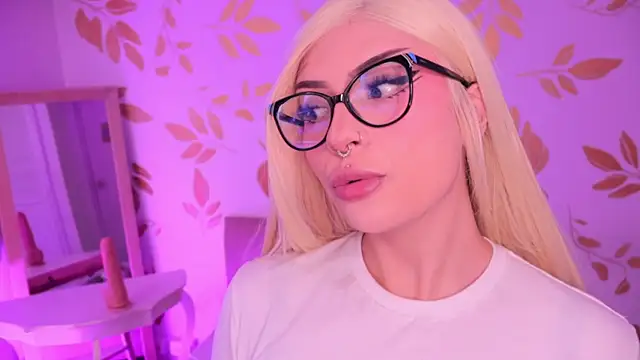 Snapshot of Misselektra__ chatting on January 16, 2026, 5:11 am Misselektra online show from January 16, 2026, 5:11 am