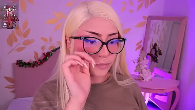 Snapshot of Misselektra__ chatting on December 18, 2025, 5:01 am Misselektra online show from December 18, 2025, 5:01 am