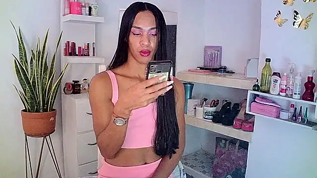 Snapshot of carmen14 chatting on March 19, 2025, 9:28 am carmen14 online show from March 19, 2025, 9:28 am