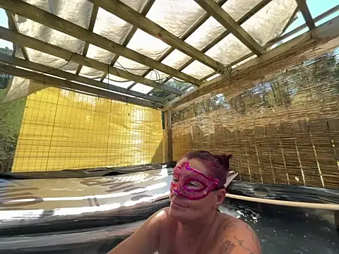 Snapshot of prainxxx22 chatting on October 18, 2025, 6:32 pm prainxxx22 online show from October 18, 2025, 6:32 pm