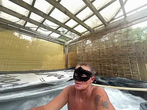 Snapshot of prainxxx22 chatting on October 7, 2025, 6:20 pm prainxxx22 online show from October 7, 2025, 6:20 pm