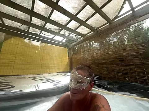 Snapshot of prainxxx22 chatting on October 13, 2025, 6:20 pm prainxxx22 online show from October 13, 2025, 6:20 pm