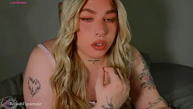 IsabellaFigueredo   online show from December 14, 2025, 7:52 pm